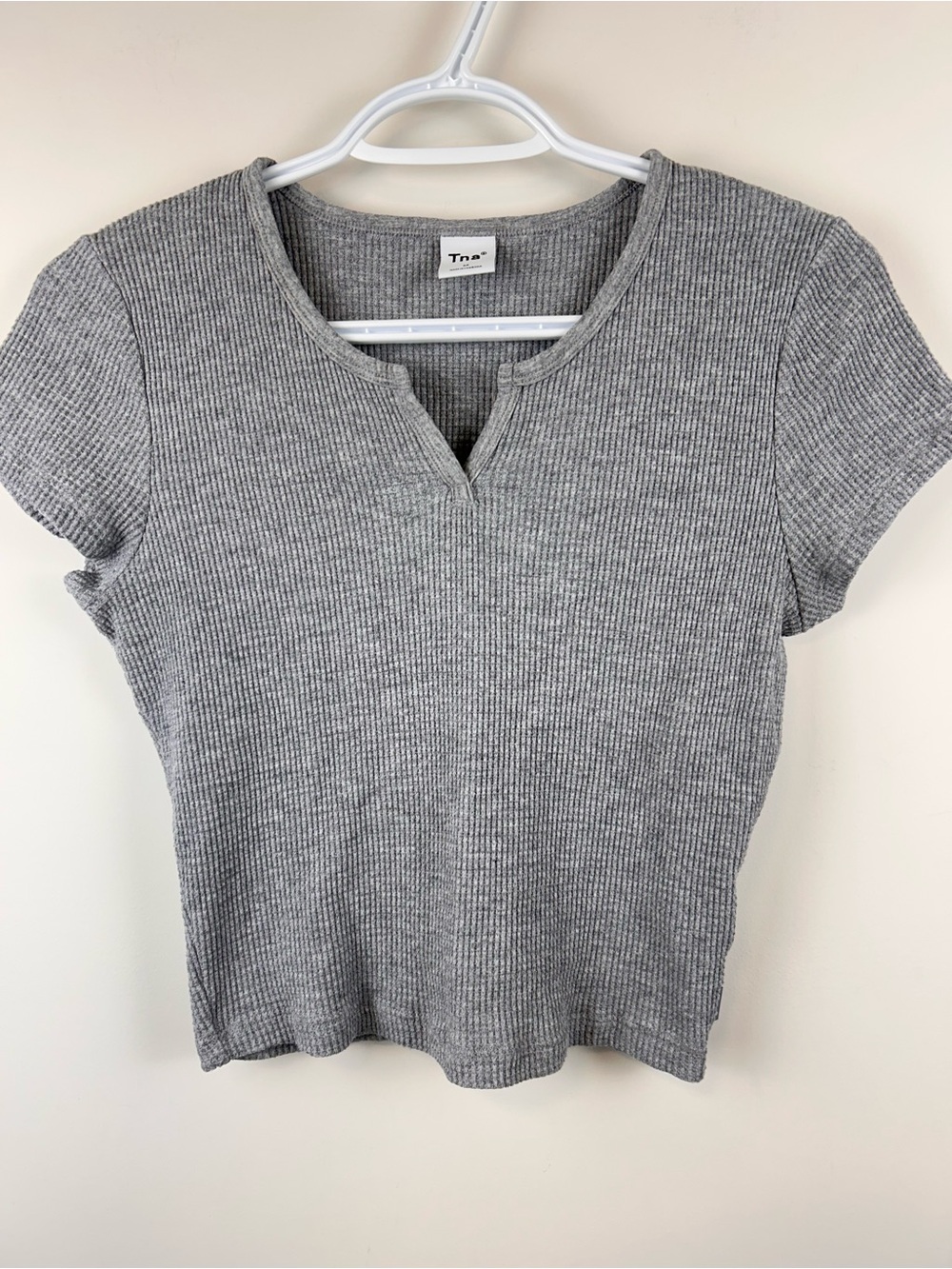 Aritzia TNA Ribbed Knit Tee Heather Grey Notch Neck Short Sleeve Size M